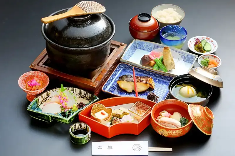 【公式サイトからの予約でお得に！】人気のスタンダードご宿泊プラン 料理長自慢の会席料理をお部屋で